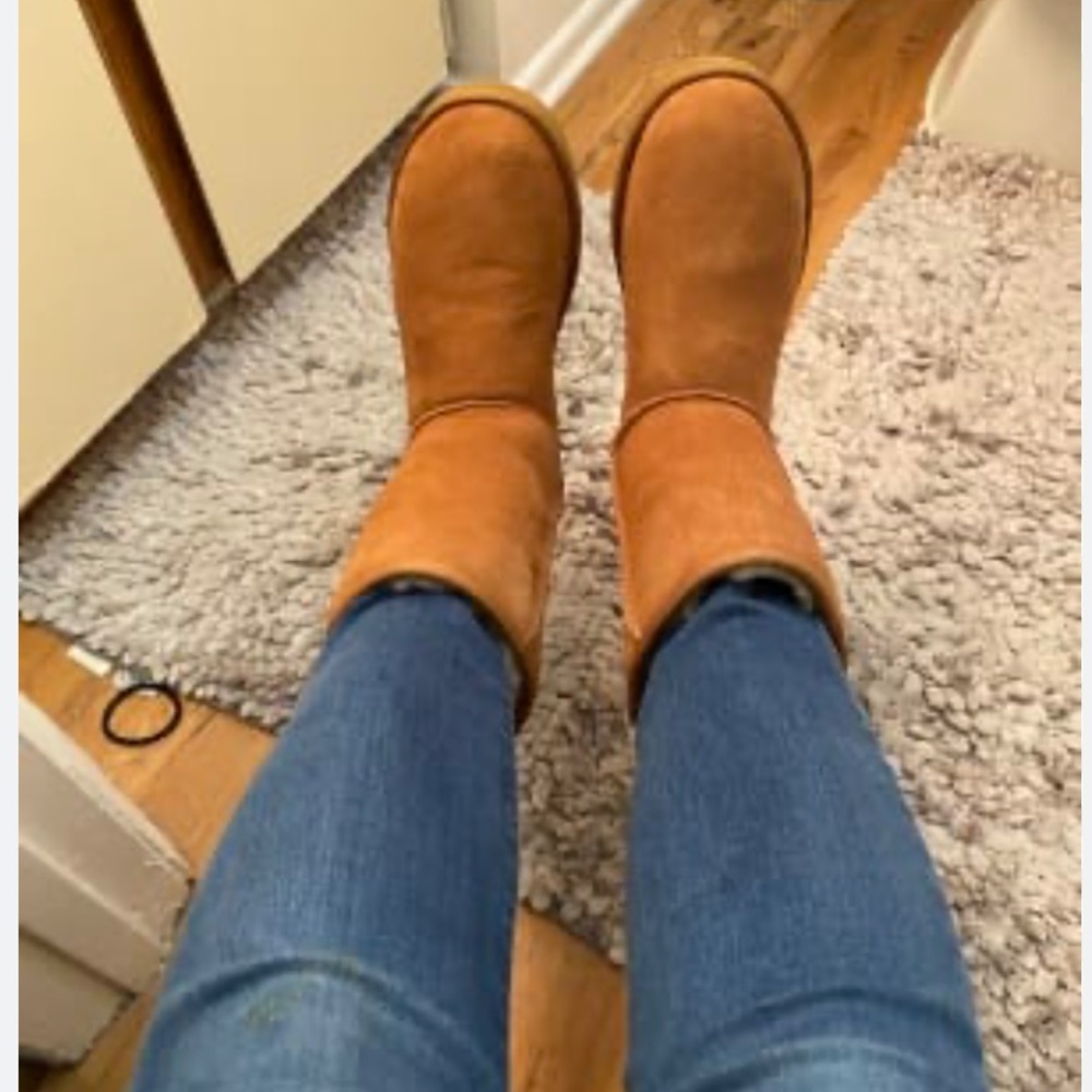 ugg classic short chestnut winter boots Youth Sz 6 fits women 7.5 US used